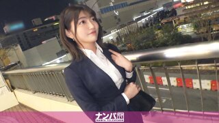 Seriously soft, first shot. 2052 Picking up a new graduate office lady in Shinjuku who is inexperienced with her ex-boyfriend who makes erotic comments like ``I&apos;m not cheating on you with my husband♪&apos;&apos;! Unlike his refreshing appearance in a suit, he is quite p