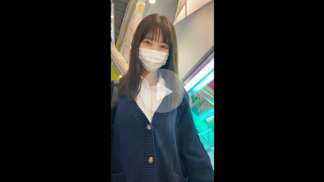 【毕业礼物】东京都普通科国宝级美少女最后的制服。毕业典礼结束时，天气晴朗。 *原创个人摄影